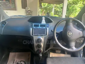 Toyota Vitz 2009 Car (Used)