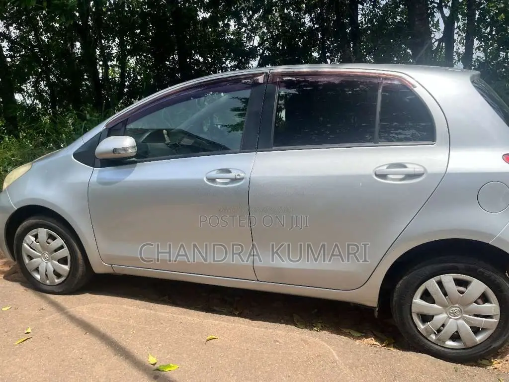 Toyota Vitz 2009 Car (Used)