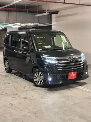 Toyota Roomy Custom G 2023 Car Unregistered (Recondition)