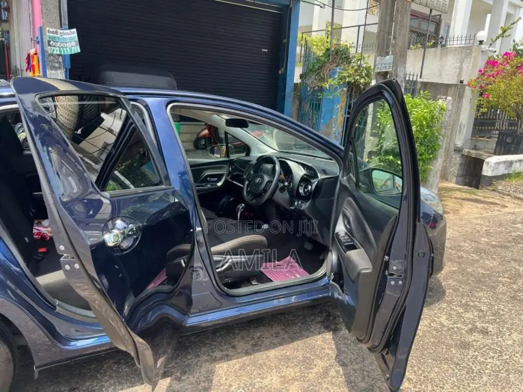 Toyota Vitz 2019 Car (Used)