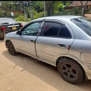 Nissan N16 2004 Car (Used)