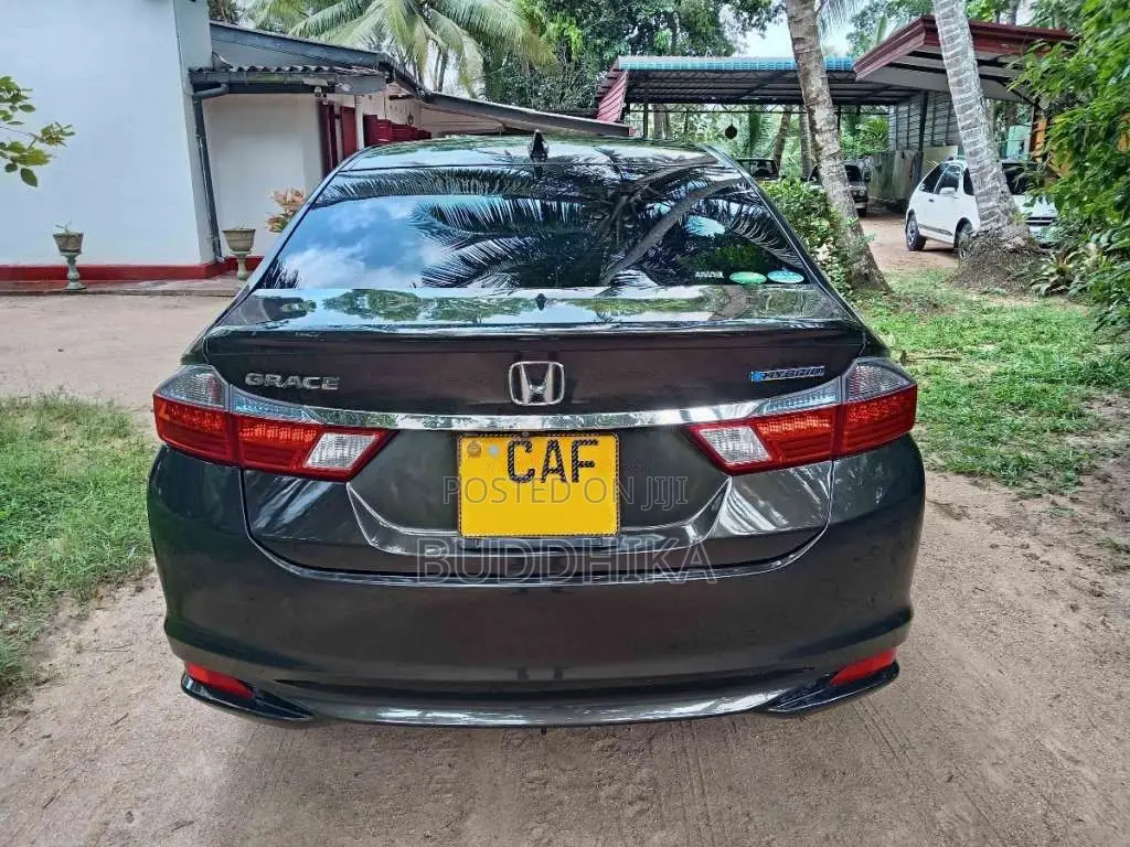 Honda Grace 2015 Car (Used)