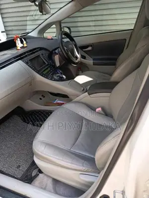 Toyota Prius 2011 Car (Used)
