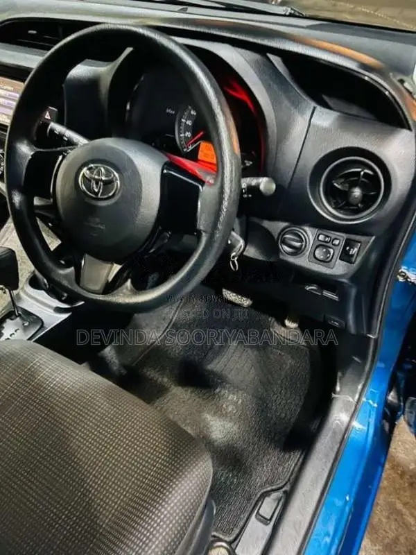 Toyota Vitz 2018 Car (Used)