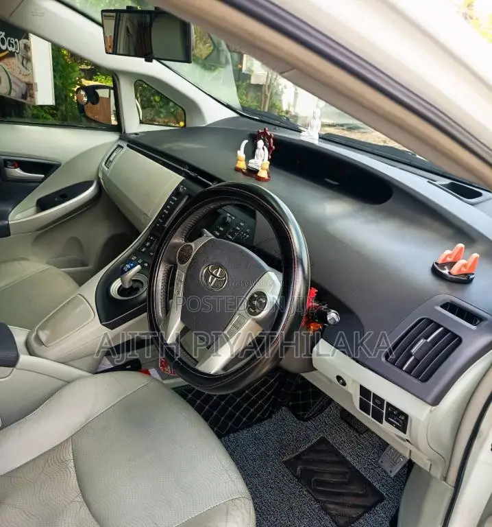Toyota Prius 2011 Car (Used)