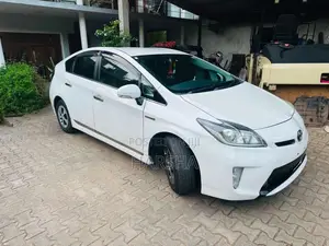 Toyota Prius G Grade 2013 Car (Used)
