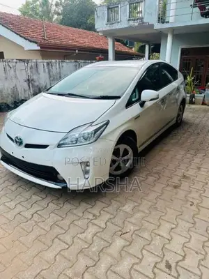 Toyota Prius 2013 Car (Used)