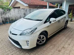 Toyota Prius G Grade 2013 Car (Used)
