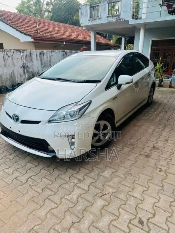 Toyota Prius G Grade 2013 Car (Used)
