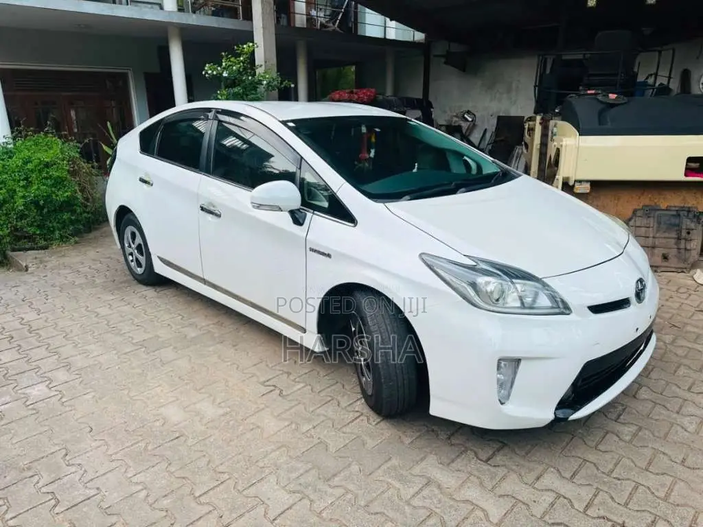 Toyota Prius 2013 Car (Used)