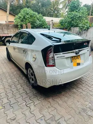 Toyota Prius G Grade 2013 Car (Used)