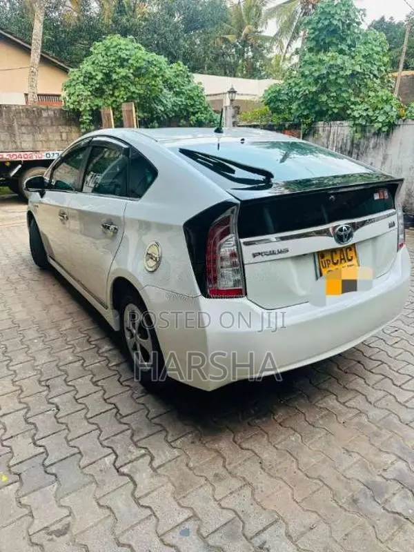 Toyota Prius G Grade 2013 Car (Used)