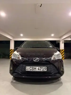 Toyota Vitz 2018 Car (Used)