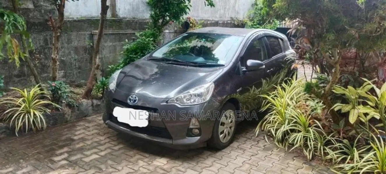 Toyota Aqua 2014 Car (Used)
