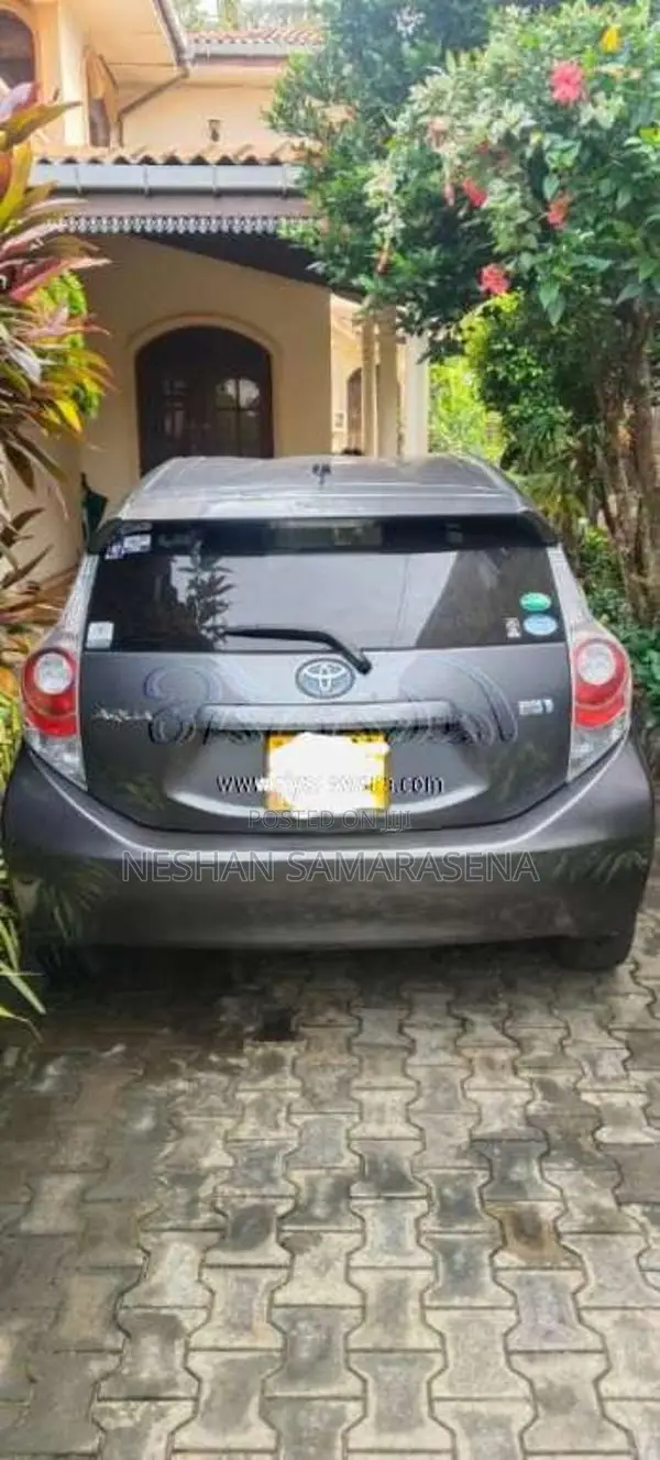 Toyota Aqua 2014 Car (Used)