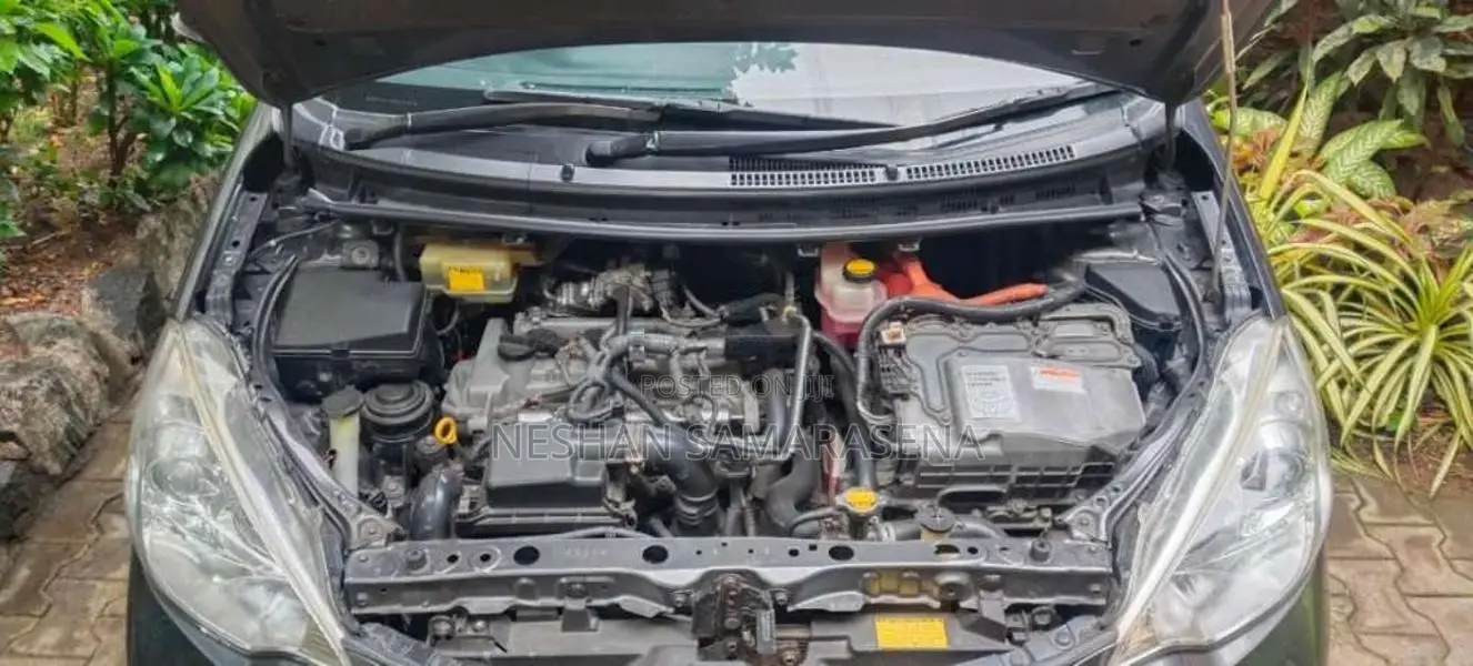 Toyota Aqua 2014 Car (Used)