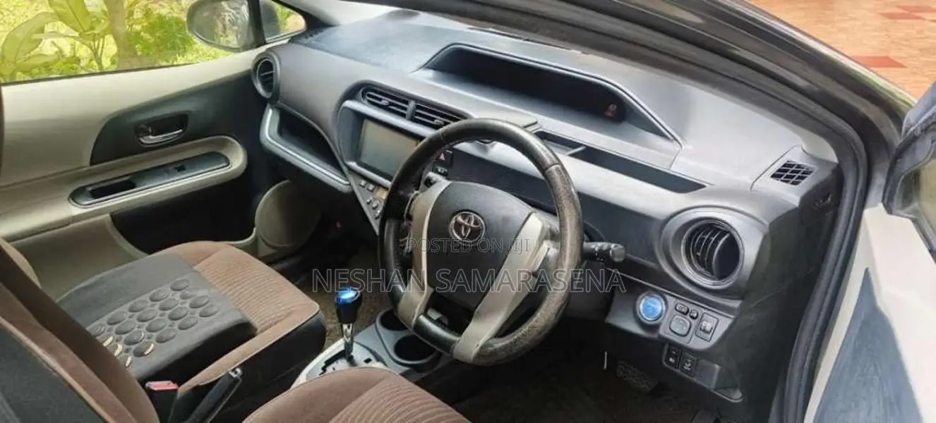 Toyota Aqua 2014 Car (Used)
