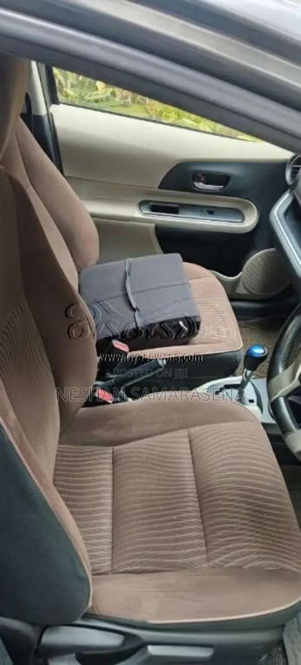 Toyota Aqua 2014 Car (Used)