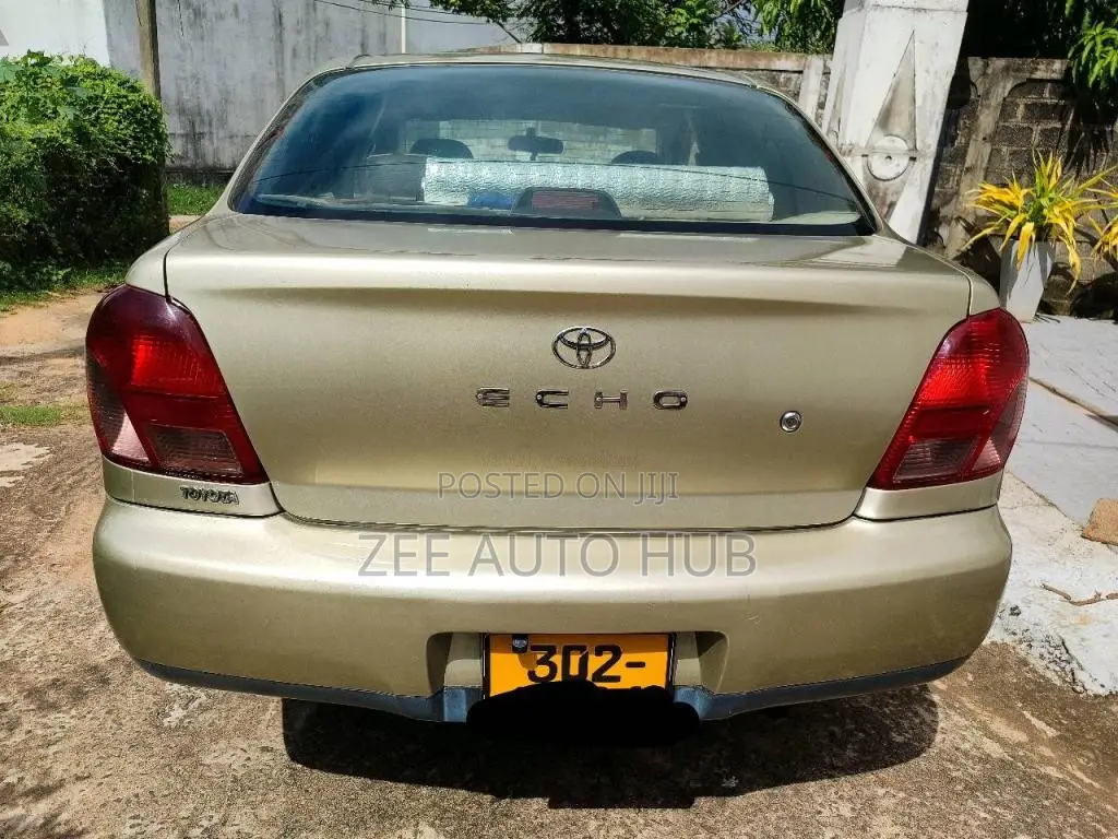 Toyota Platz Echo 2000 Car (Used)