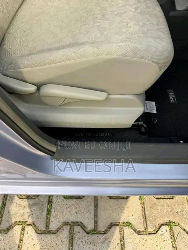 Toyota Vitz Scp 90 2009 Car (Used)
