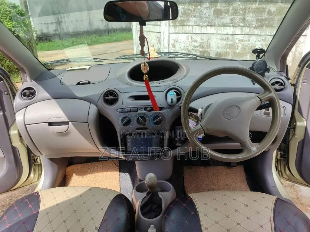 Toyota Platz Echo 2000 Car (Used)