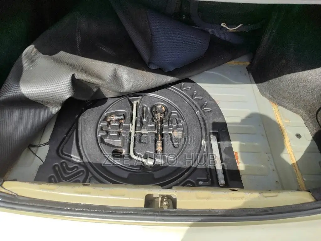 Toyota Platz Echo 2000 Car (Used)