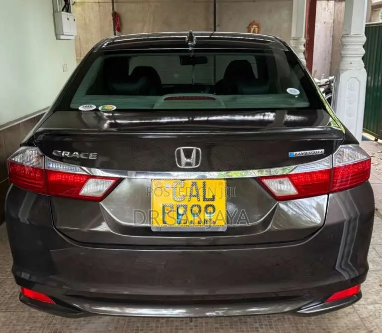 Honda Grace 2015 Car (Used)