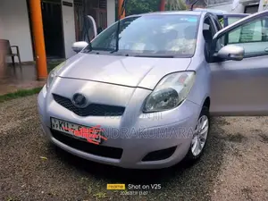 Toyota Vitz 2010 Car (Used)
