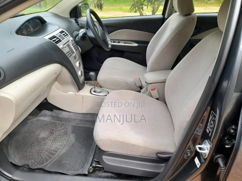 Toyota Belta G Grade 2010 Car (Used)