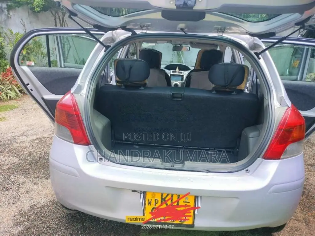 Toyota Vitz 2010 Car (Used)