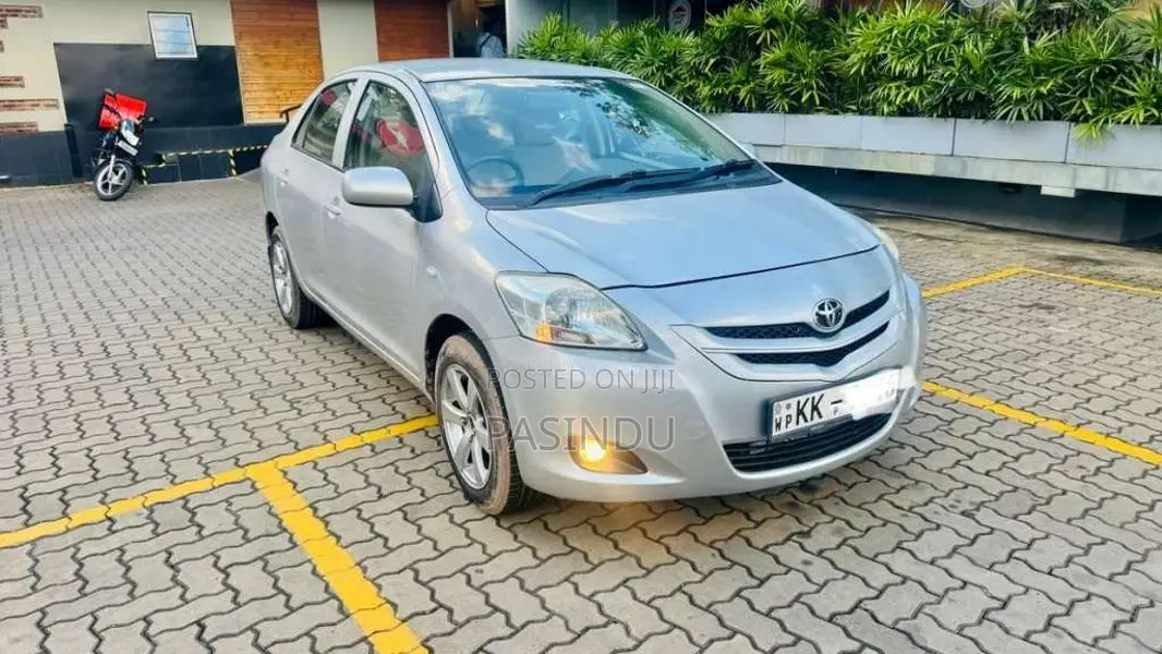 Toyota Yaris 2009 Car (Used)