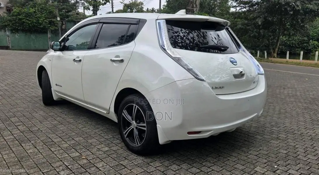 Nissan Leaf 2014 Car (Used)