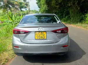 Mazda Axela 2014 Car (Used)