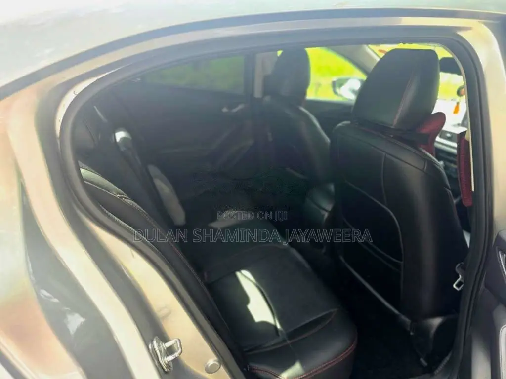 Mazda Axela 2014 Car (Used)