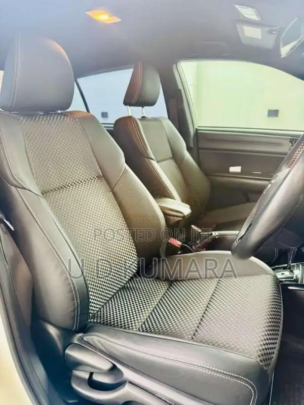 Toyota Axio WXB 2016 Car (Used)