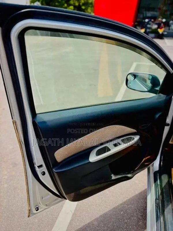 Toyota Belta 2007 Car (Used)