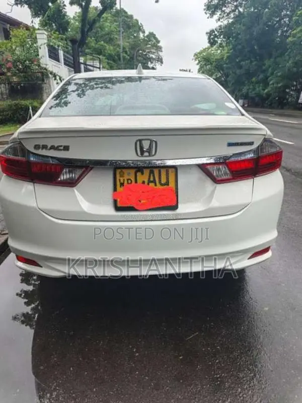 Honda Grace 2015 Car (Used)
