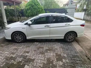 Honda Grace 2015 Car (Used)