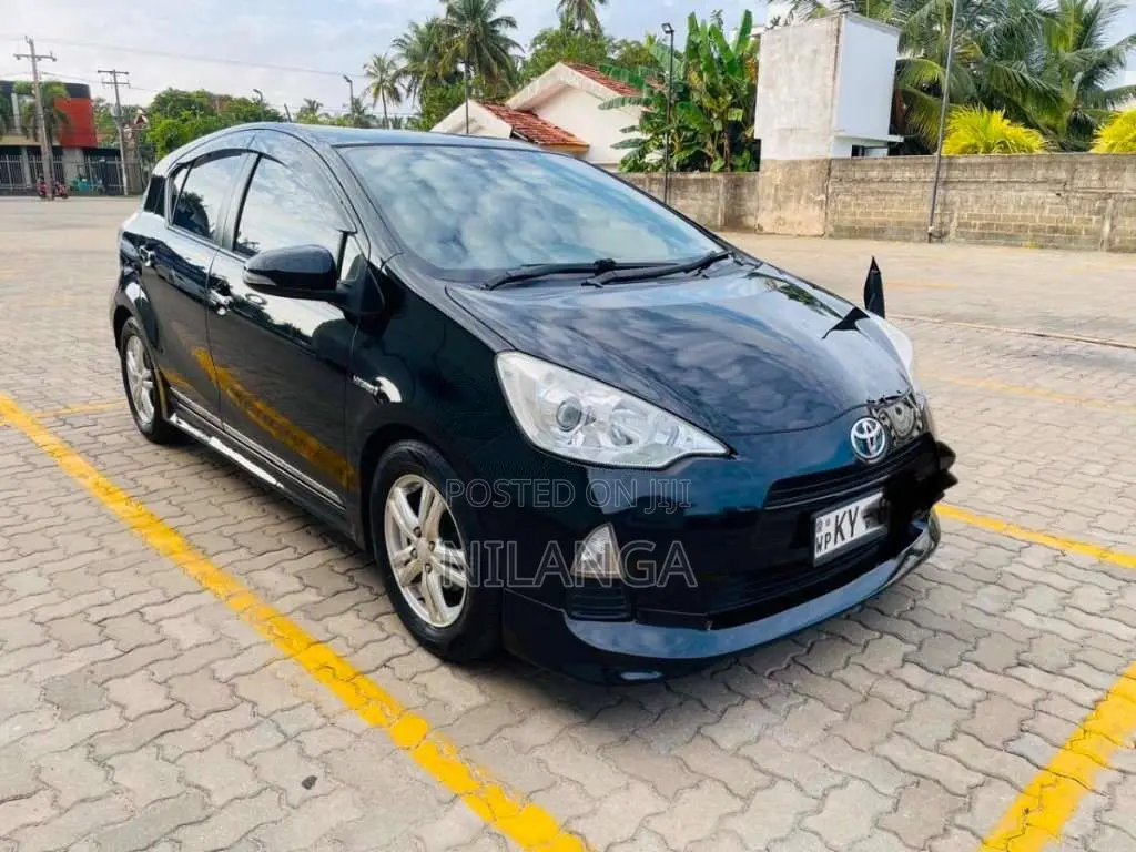 Toyota Aqua 2012 Car (Used)
