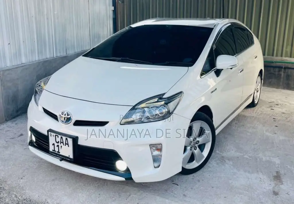 Toyota Prius 2013 Car (Used)