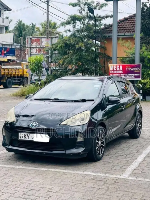 Toyota Aqua 2014 Car (Used)