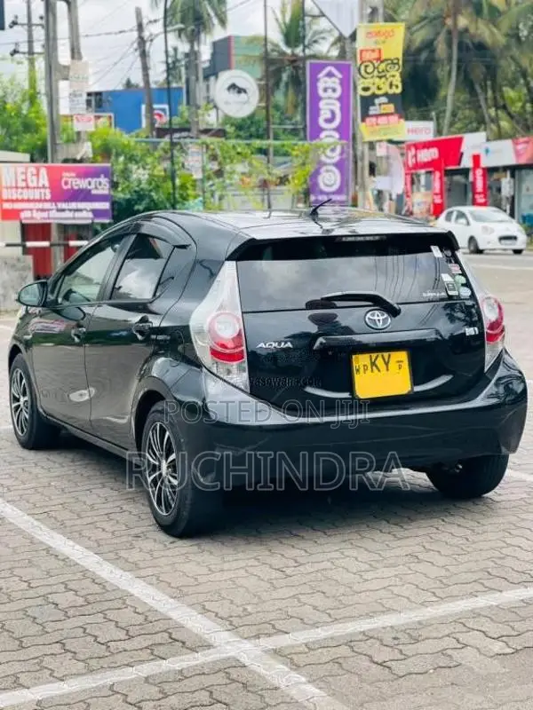 Toyota Aqua 2014 Car (Used)