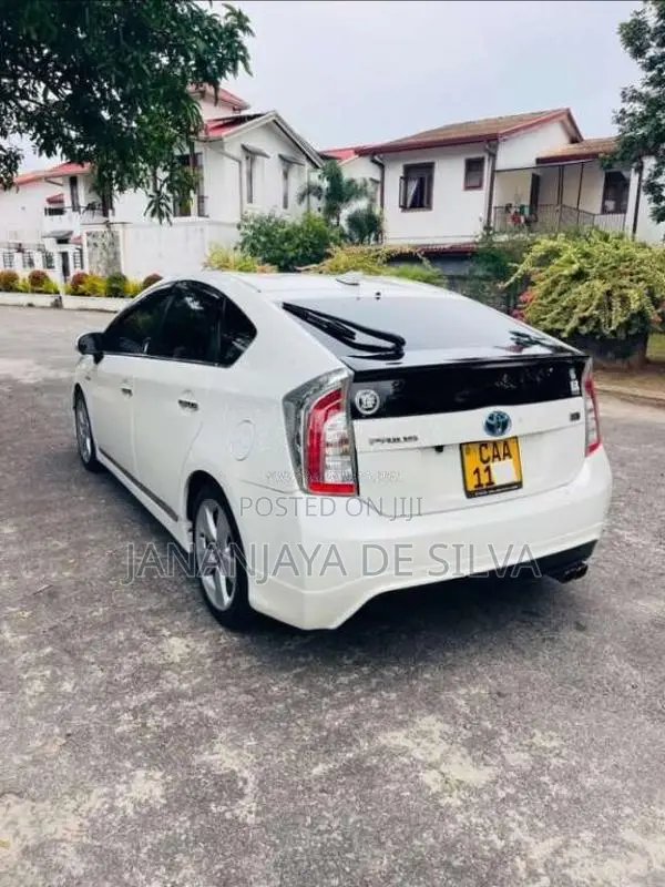 Toyota Prius 2013 Car (Used)