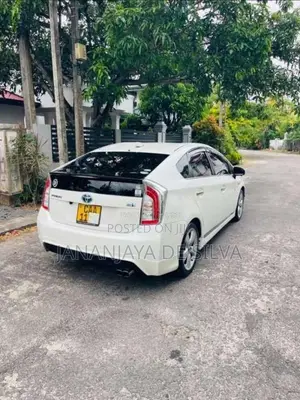 Toyota Prius 2013 Car (Used)