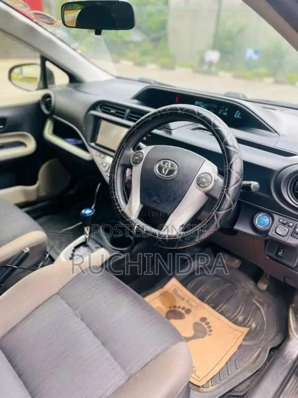 Toyota Aqua 2014 Car (Used)