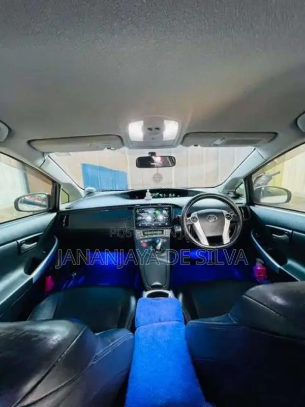 Toyota Prius 2013 Car (Used)