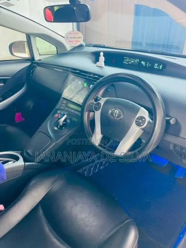 Toyota Prius 2013 Car (Used)
