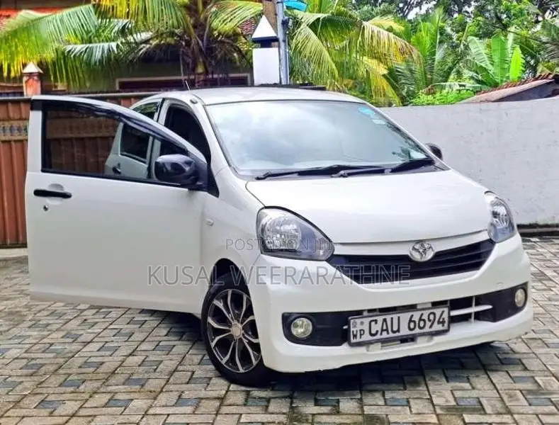 Toyota Pixis 2017 Car (Used)