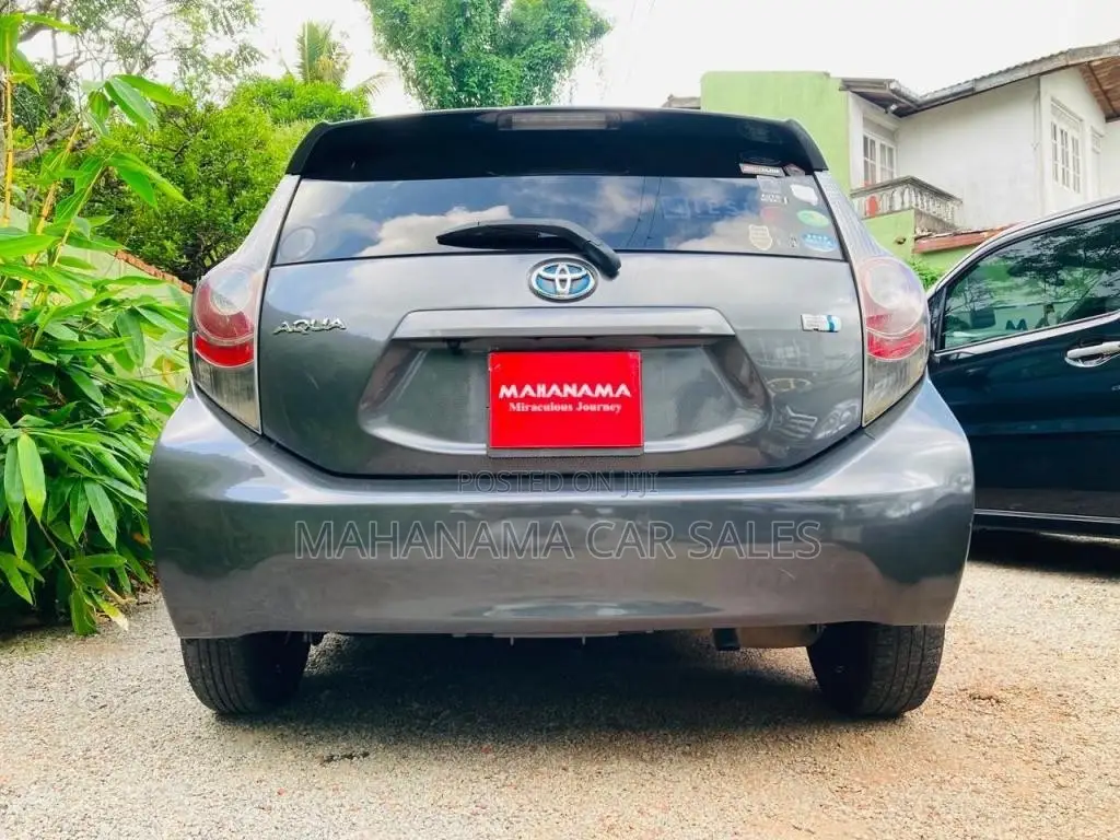 Toyota Aqua 2014 Car (Used)