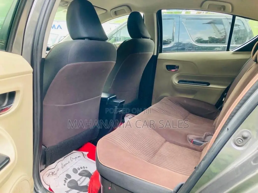 Toyota Aqua 2014 Car (Used)